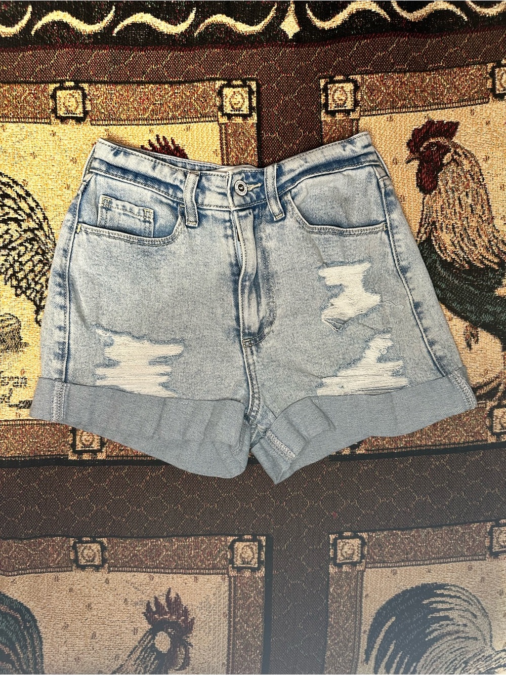 Hollister Curvy Ultra High Rise Mom Jean Shorts